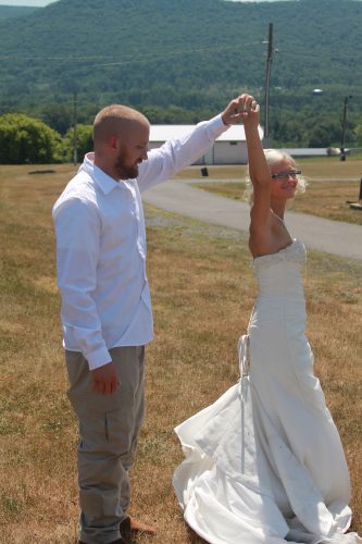 Couple renews vows after 10 years